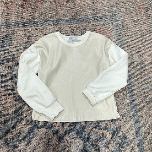 Evereve Faux Leather crewneck sweatshirt m - Picture 5 of 7